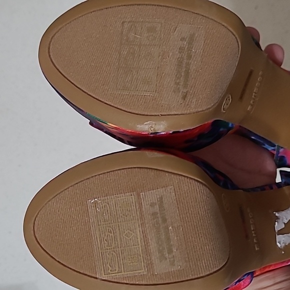 NWOT Bamboo colorful, tiedyed platform heels size 9 - Picture 8 of 12